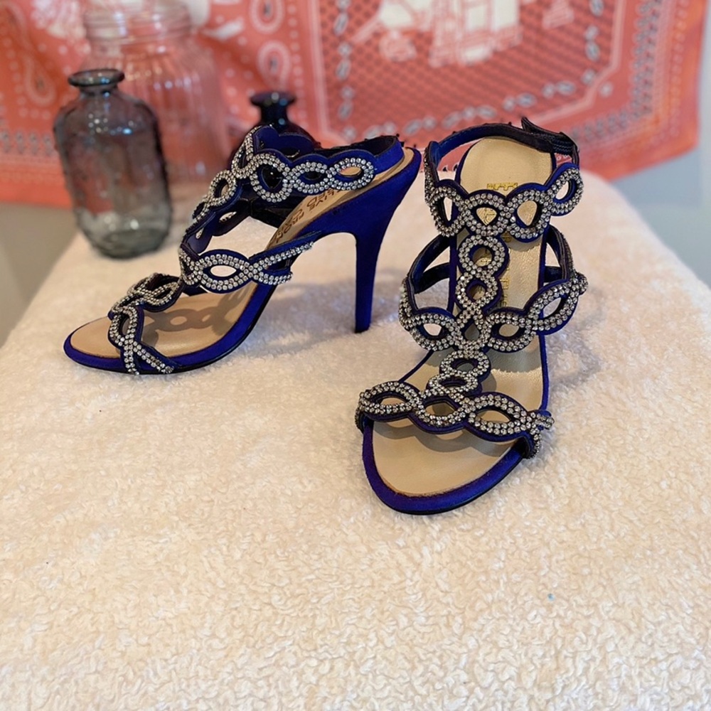 E! Live From the Red Carpet Heels